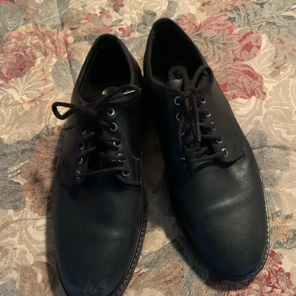 Classic Black Men's Shoes Size 9M $30